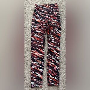 Lululemon limited edition Lunar tights/leggings size 4, inseam 23